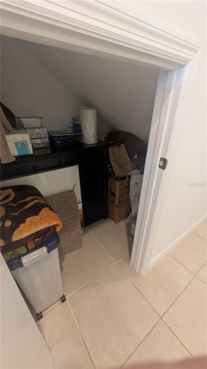 For Rent: $2,350 (3 beds, 2 baths, 1373 Square Feet)