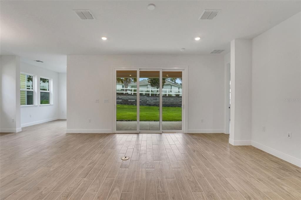 Activo con contrato: $319,990 (2 camas, 2 baños, 1812 Pies cuadrados)