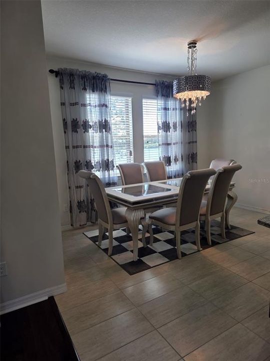 En Venta: $385,000 (3 camas, 2 baños, 2660 Pies cuadrados)