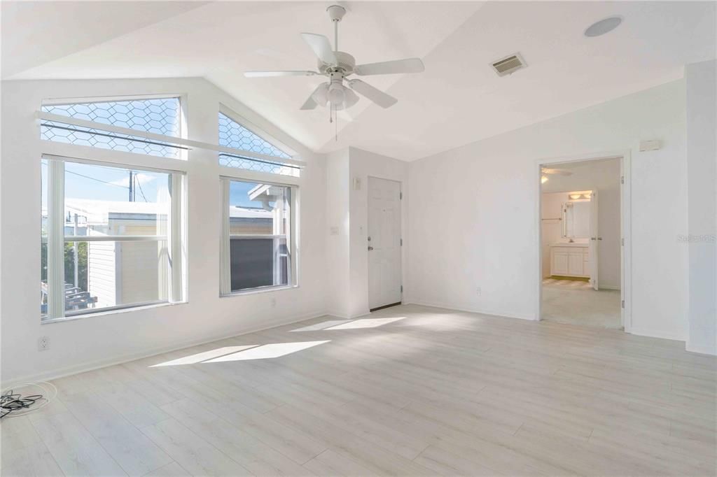 En Venta: $189,900 (2 camas, 2 baños, 1368 Pies cuadrados)