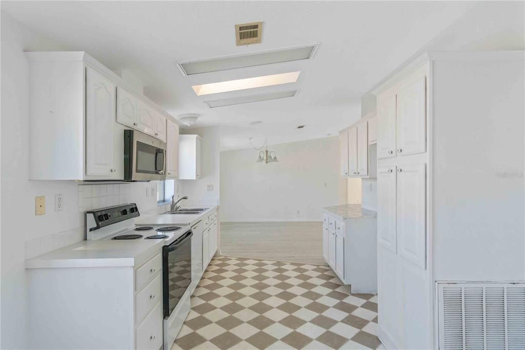 En Venta: $189,900 (2 camas, 2 baños, 1368 Pies cuadrados)