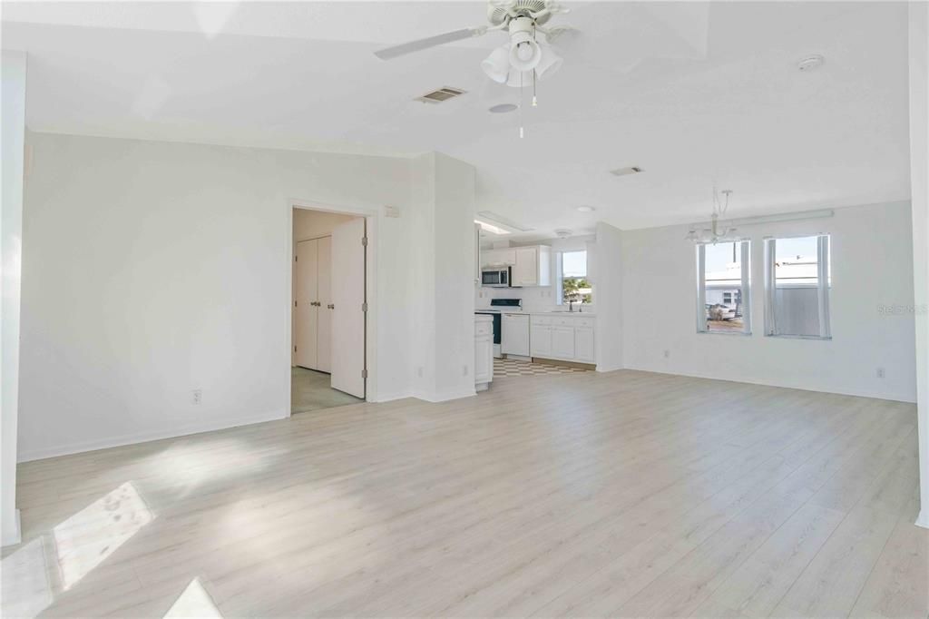 En Venta: $189,900 (2 camas, 2 baños, 1368 Pies cuadrados)