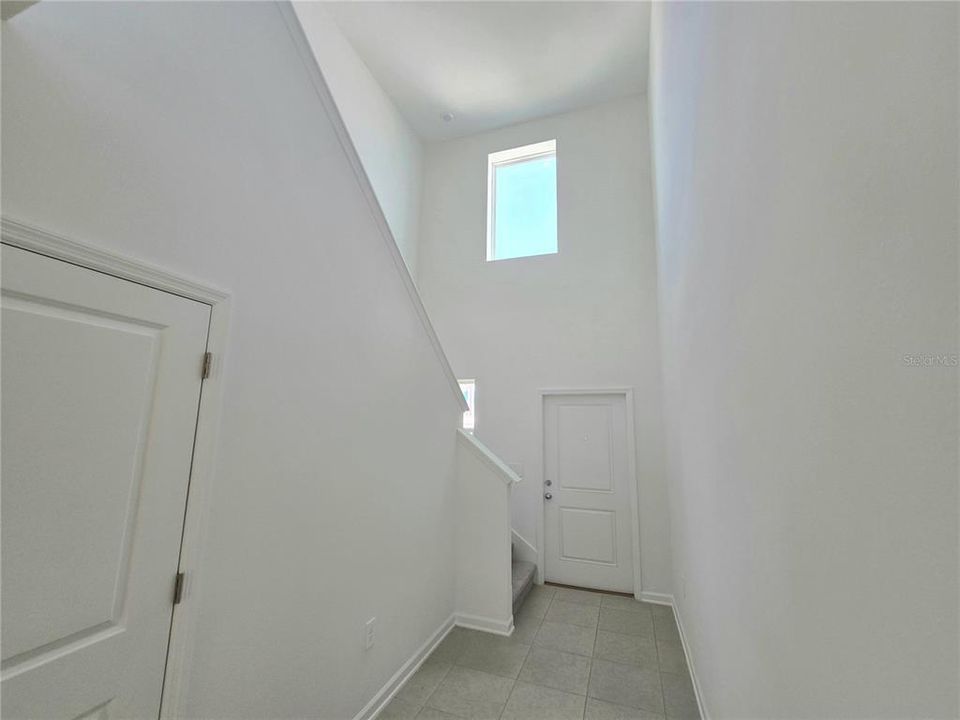 For Rent: $2,400 (5 beds, 2 baths, 2326 Square Feet)