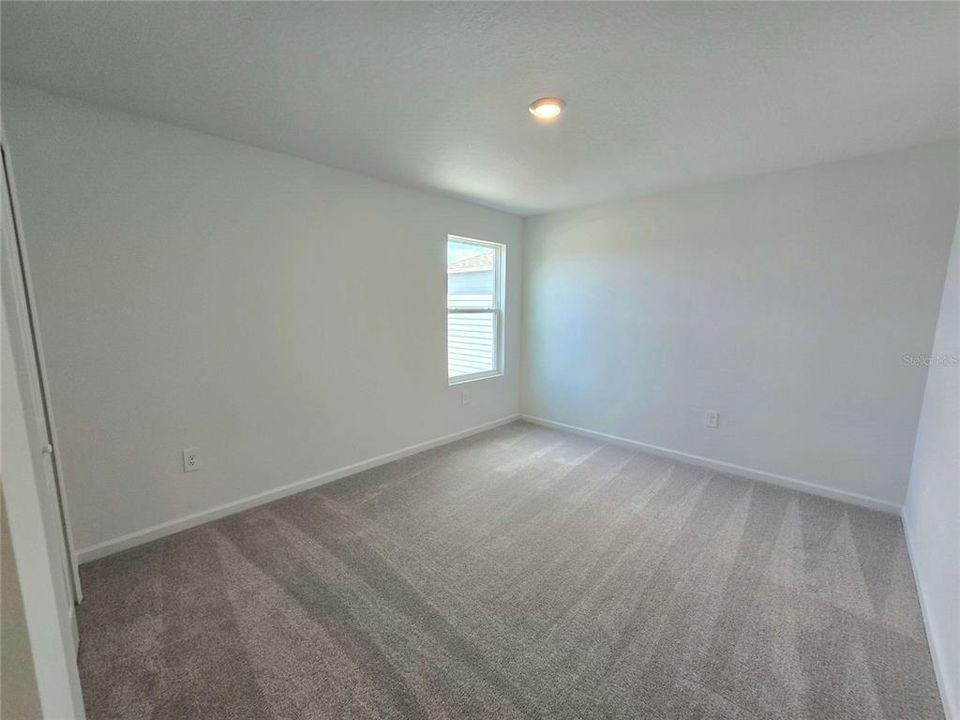 For Rent: $2,400 (5 beds, 2 baths, 2326 Square Feet)