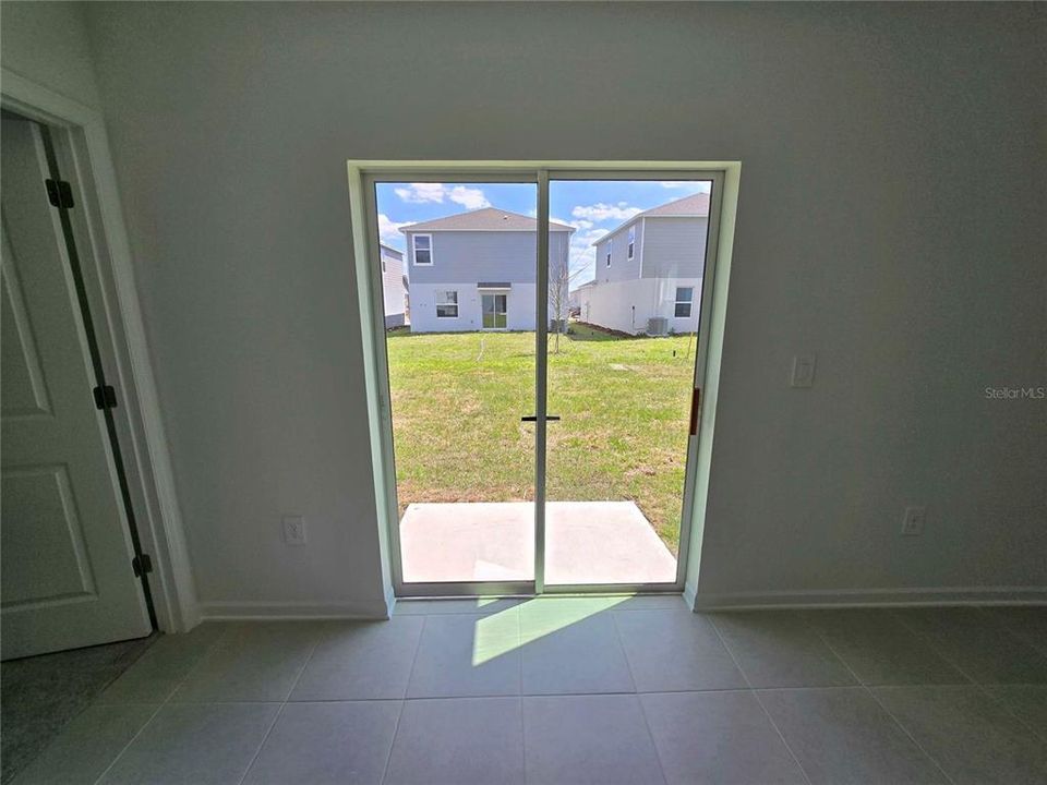 For Rent: $2,400 (5 beds, 2 baths, 2326 Square Feet)