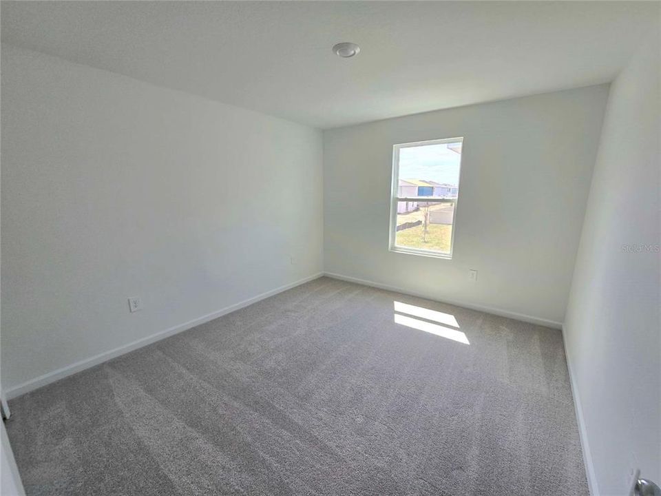 For Rent: $2,400 (5 beds, 2 baths, 2326 Square Feet)