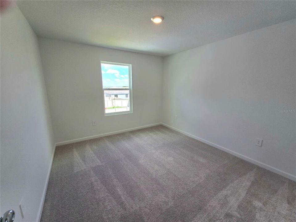 For Rent: $2,400 (5 beds, 2 baths, 2326 Square Feet)