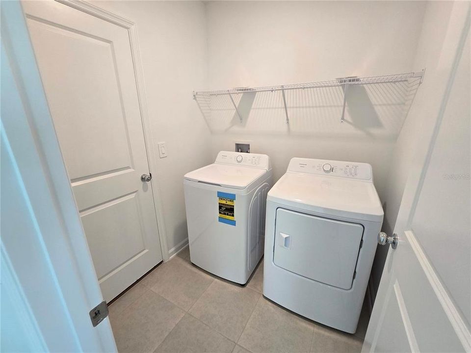For Rent: $2,400 (5 beds, 2 baths, 2326 Square Feet)