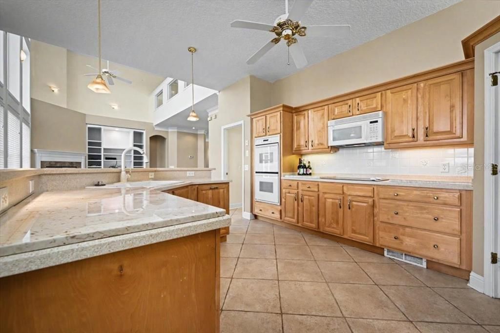 For Sale: $1,250,000 (3 beds, 3 baths, 2643 Square Feet)