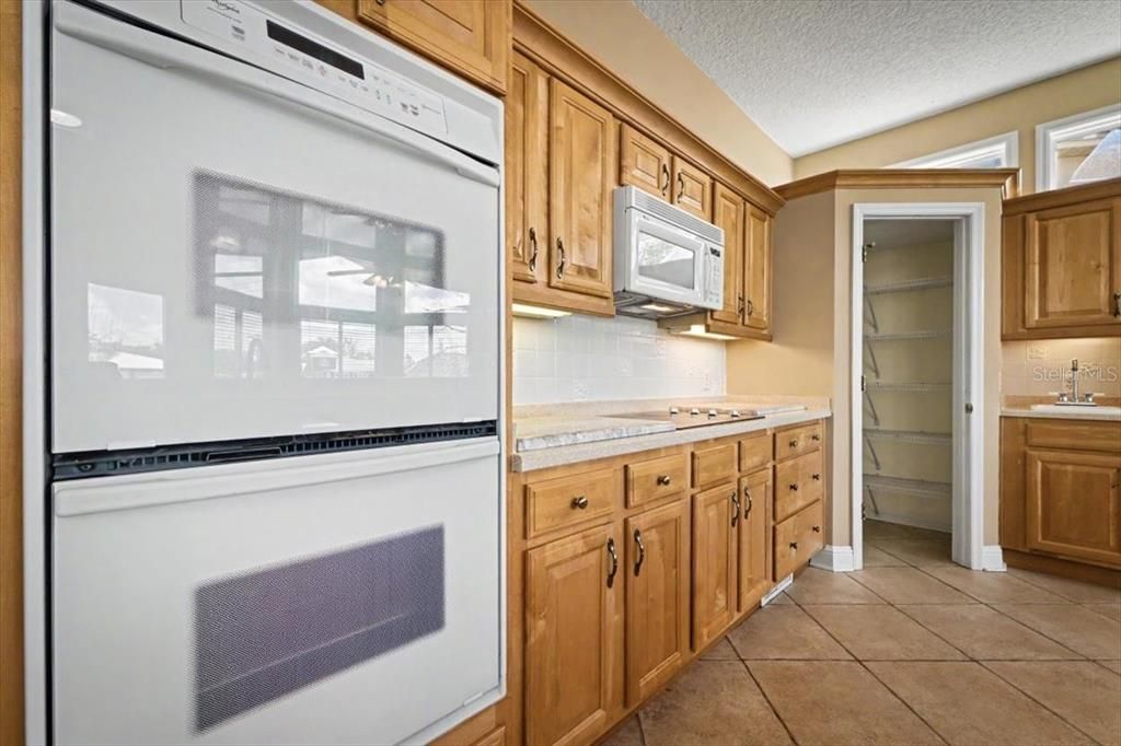 For Sale: $1,250,000 (3 beds, 3 baths, 2643 Square Feet)