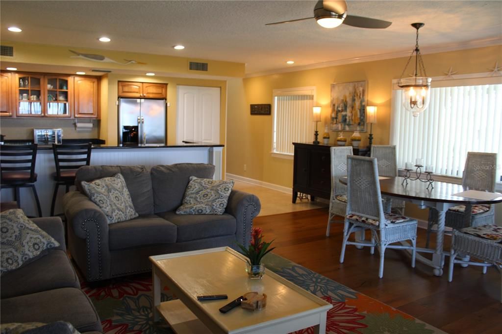 For Rent: $3,000 (2 beds, 2 baths, 1565 Square Feet)