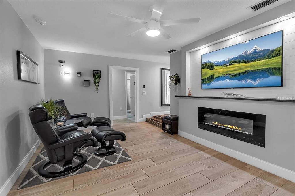 Active With Contract: $699,000 (8 beds, 0 baths, 2816 Square Feet)
