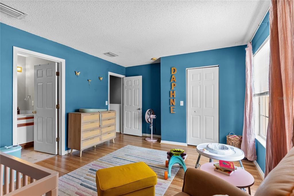 For Sale: $225,000 (2 beds, 2 baths, 1296 Square Feet)