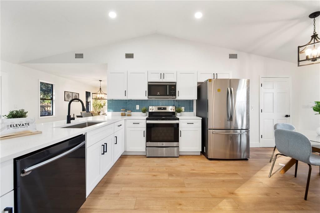 For Rent: $1,900 (3 beds, 2 baths, 1263 Square Feet)