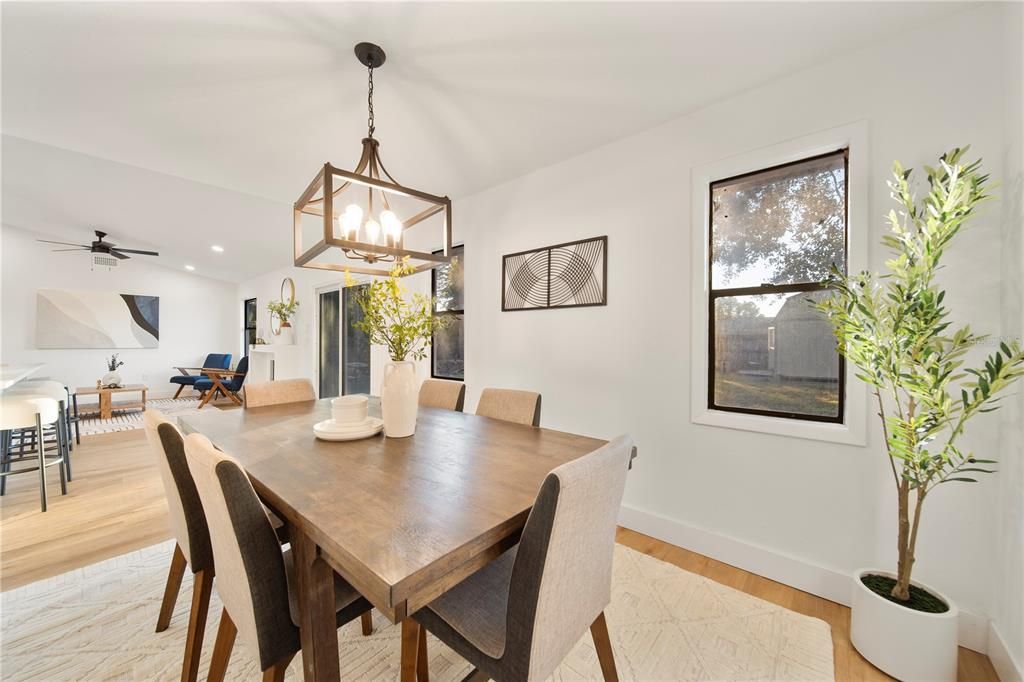 For Rent: $1,900 (3 beds, 2 baths, 1263 Square Feet)