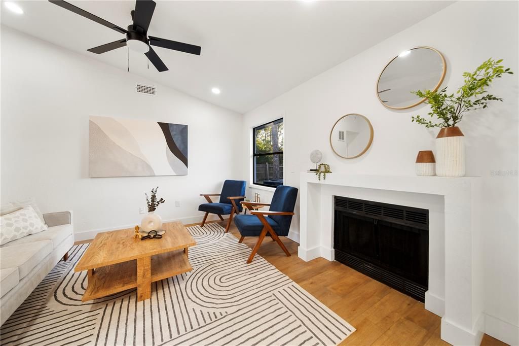 For Rent: $1,900 (3 beds, 2 baths, 1263 Square Feet)