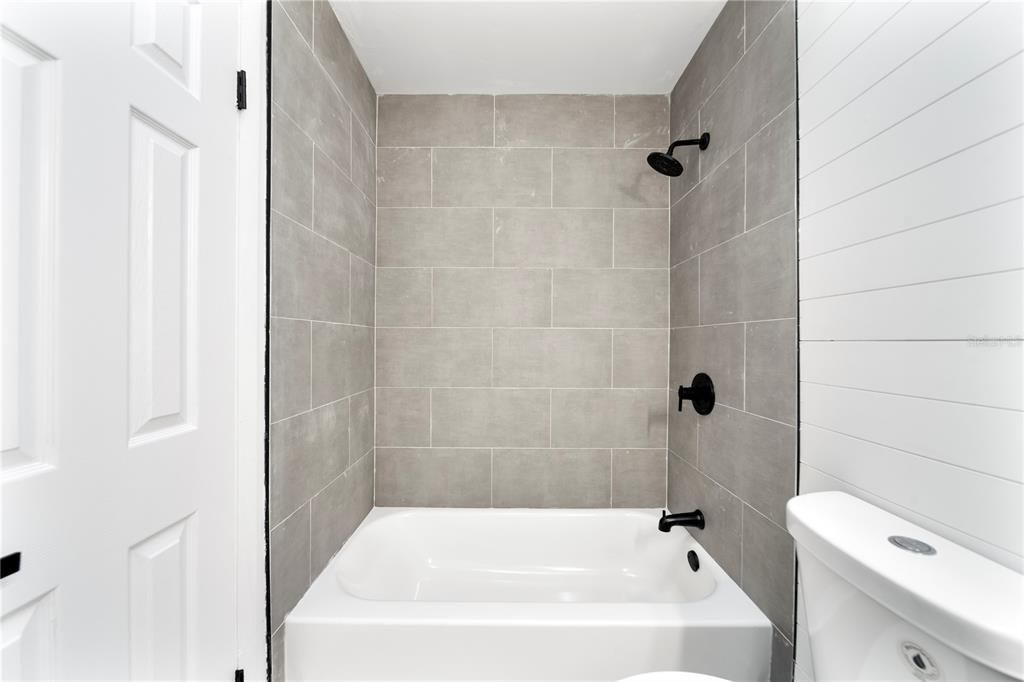 For Rent: $1,900 (3 beds, 2 baths, 1263 Square Feet)