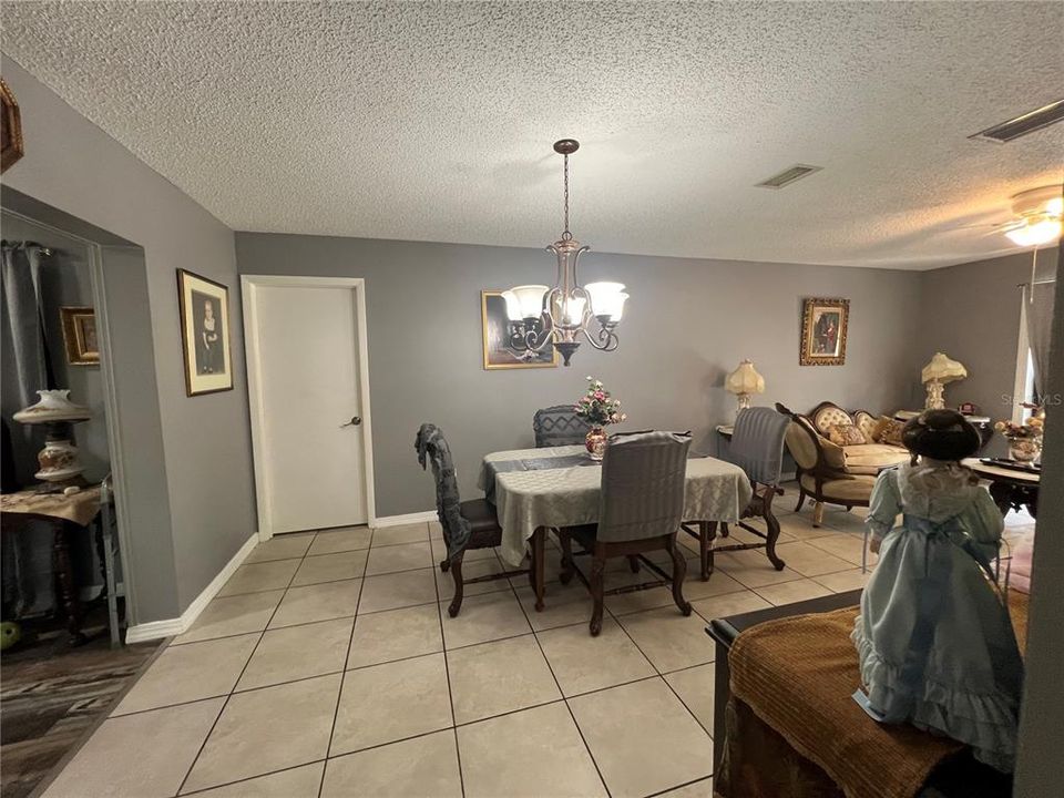 For Sale: $305,000 (3 beds, 2 baths, 1630 Square Feet)