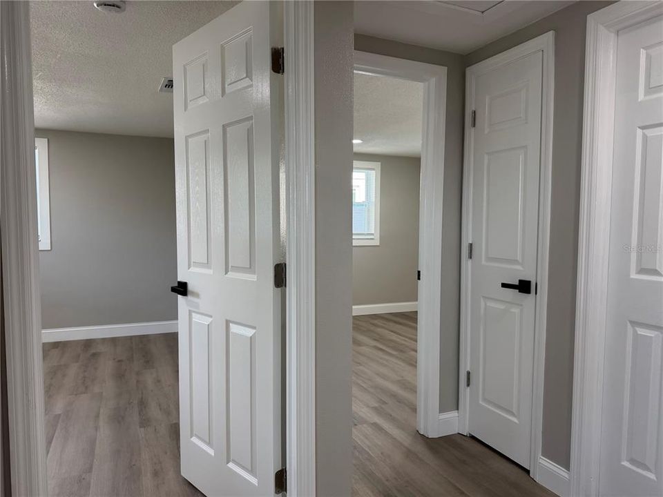For Sale: $269,000 (2 beds, 1 baths, 1080 Square Feet)