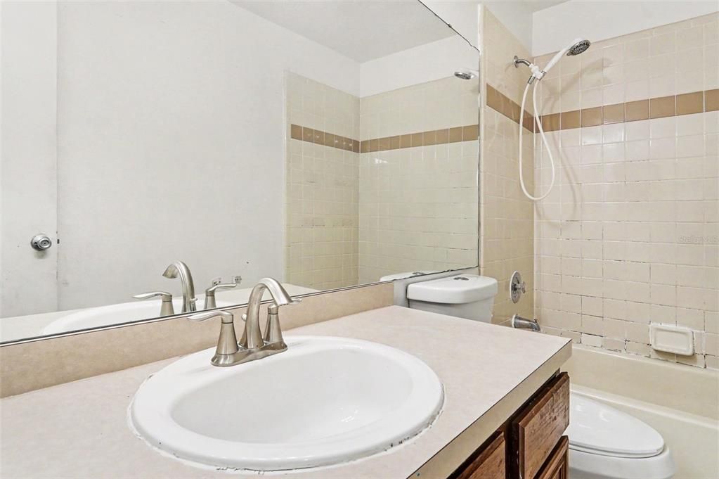 En Venta: $275,000 (3 camas, 2 baños, 1421 Pies cuadrados)