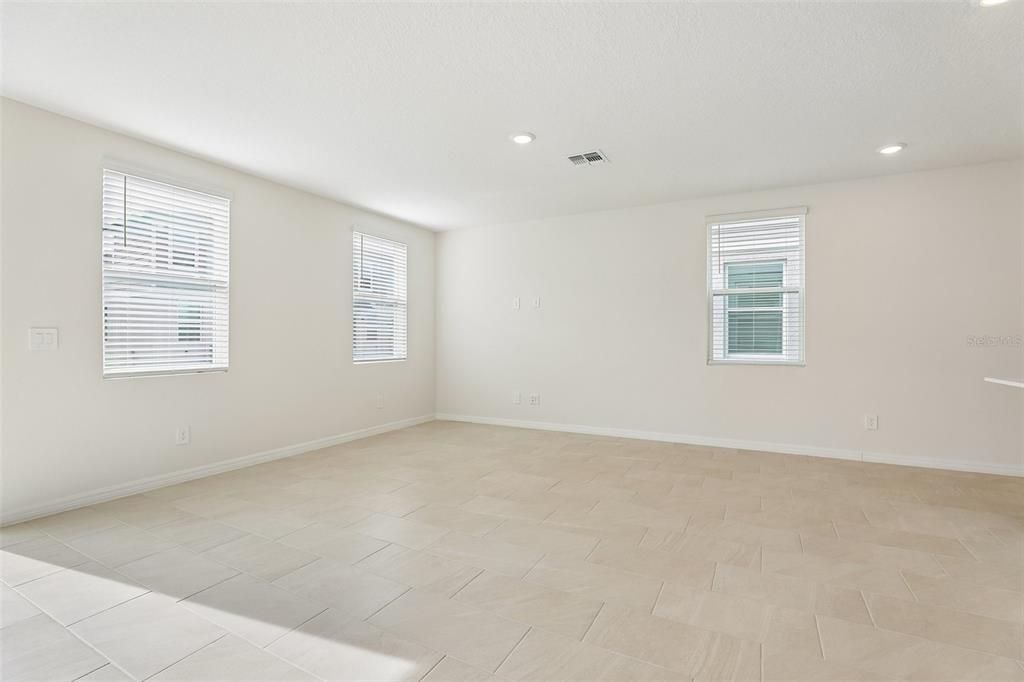For Sale: $329,999 (3 beds, 2 baths, 1808 Square Feet)
