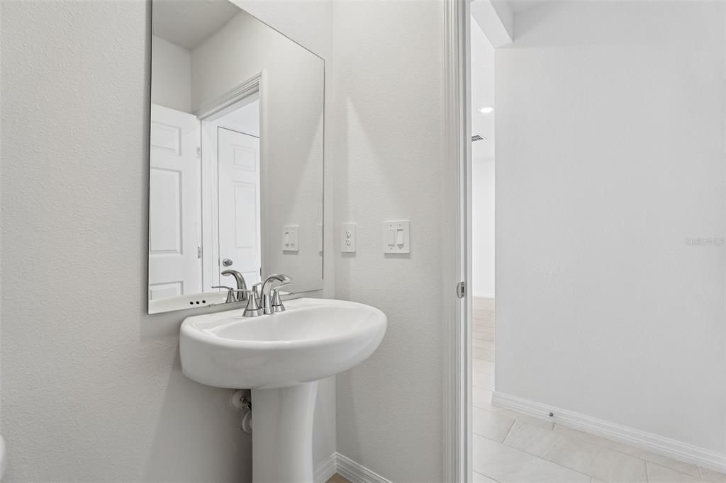 For Sale: $329,999 (3 beds, 2 baths, 1808 Square Feet)