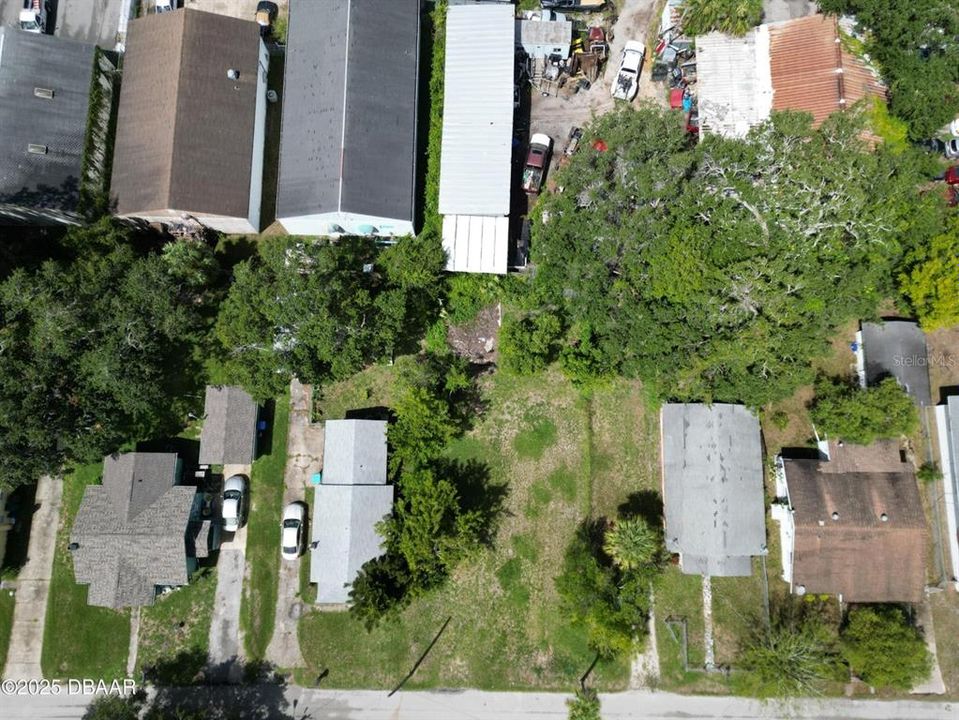 На продажу: $35,000 (0.13 acres)
