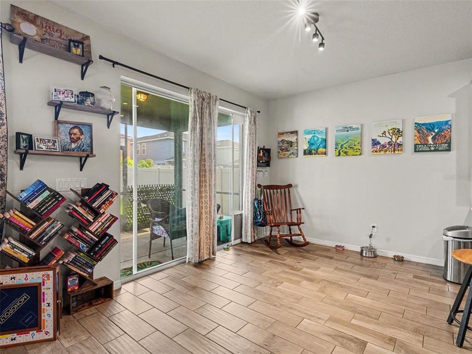En Venta: $365,000 (3 camas, 2 baños, 1936 Pies cuadrados)