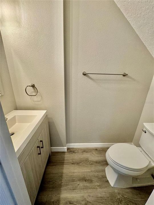 For Rent: $2,190 (3 beds, 2 baths, 1409 Square Feet)