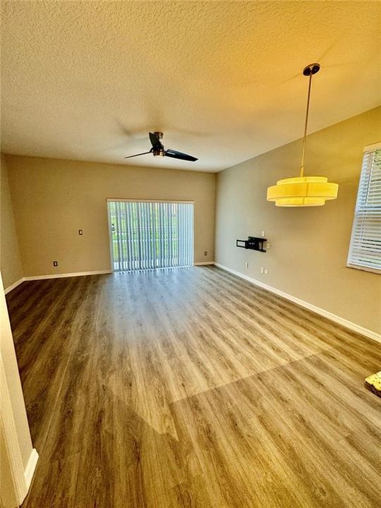 For Rent: $2,190 (3 beds, 2 baths, 1409 Square Feet)