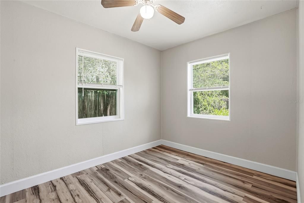 For Sale: $335,000 (3 beds, 2 baths, 1188 Square Feet)