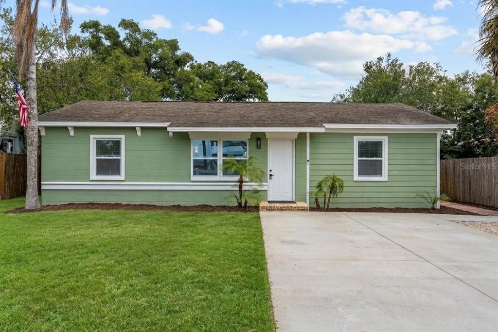 For Sale: $335,000 (3 beds, 2 baths, 1188 Square Feet)