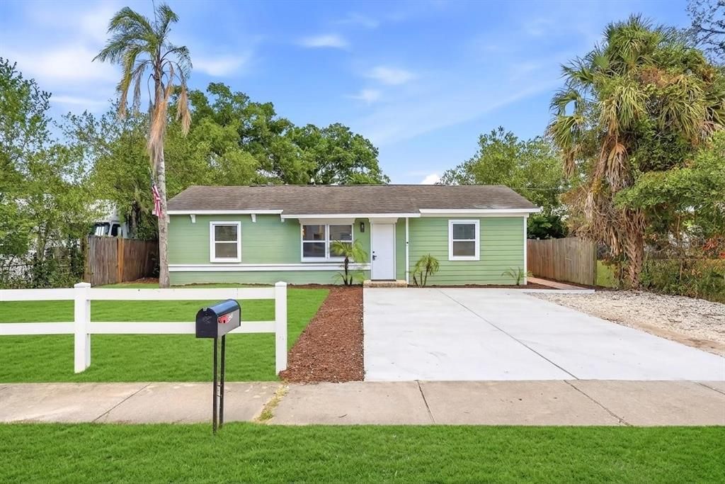 For Sale: $335,000 (3 beds, 2 baths, 1188 Square Feet)