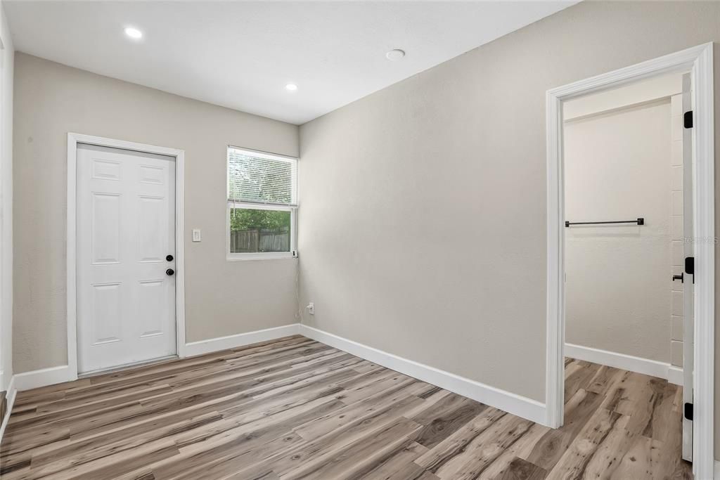 For Sale: $335,000 (3 beds, 2 baths, 1188 Square Feet)
