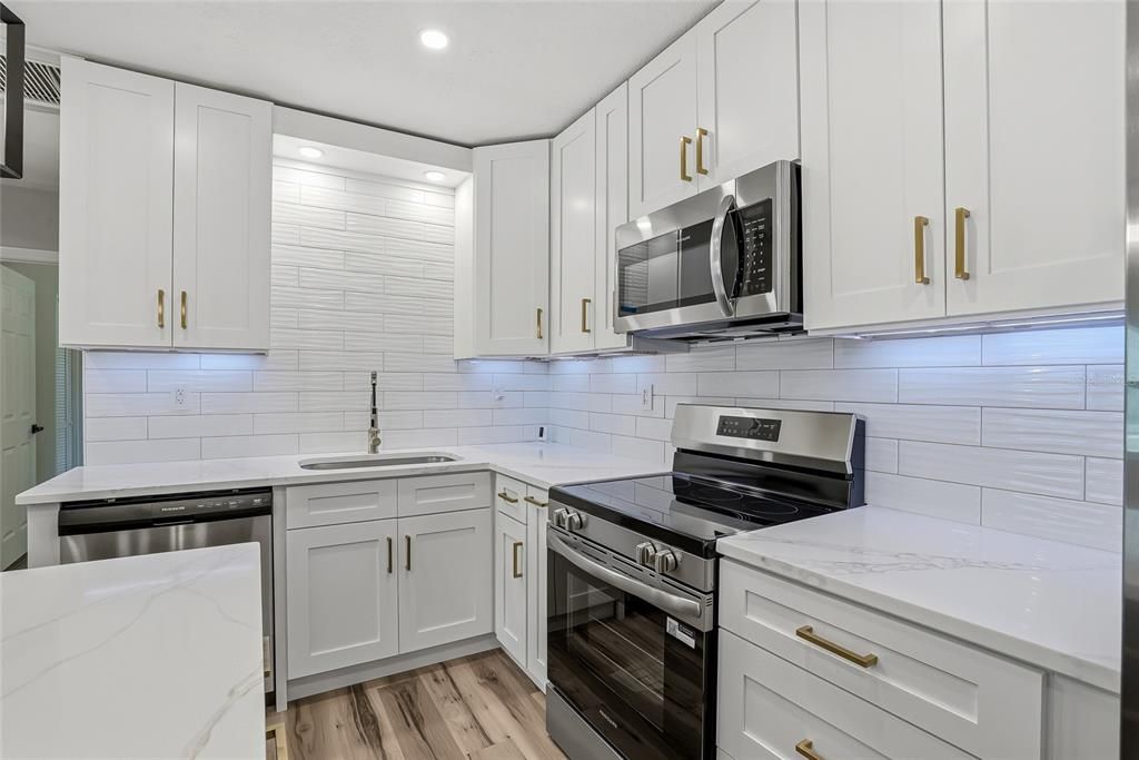For Sale: $335,000 (3 beds, 2 baths, 1188 Square Feet)