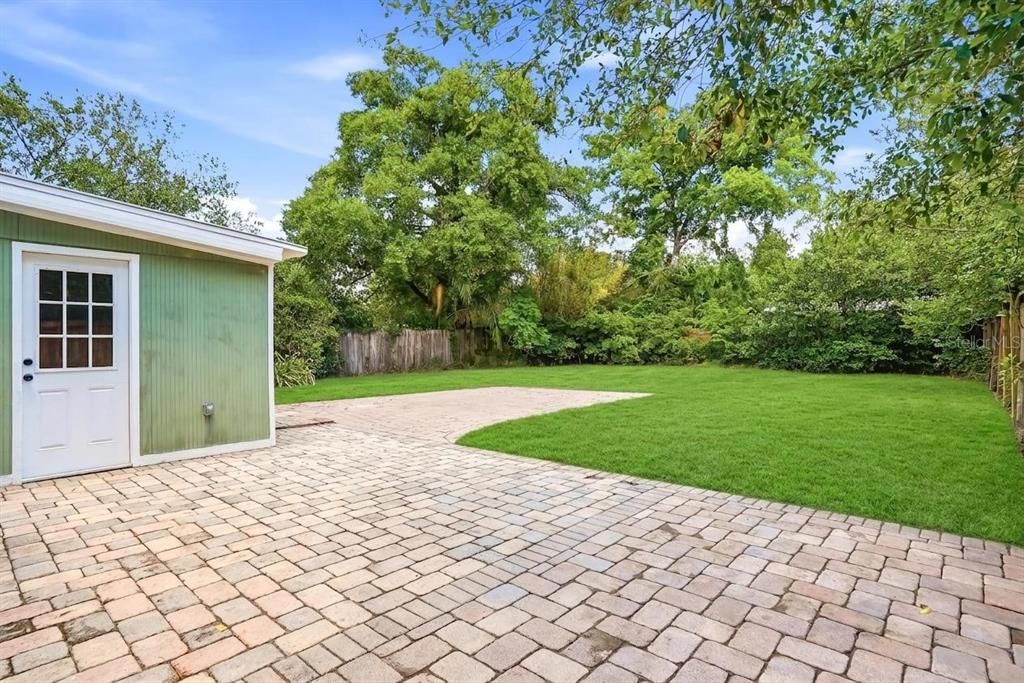 For Sale: $335,000 (3 beds, 2 baths, 1188 Square Feet)
