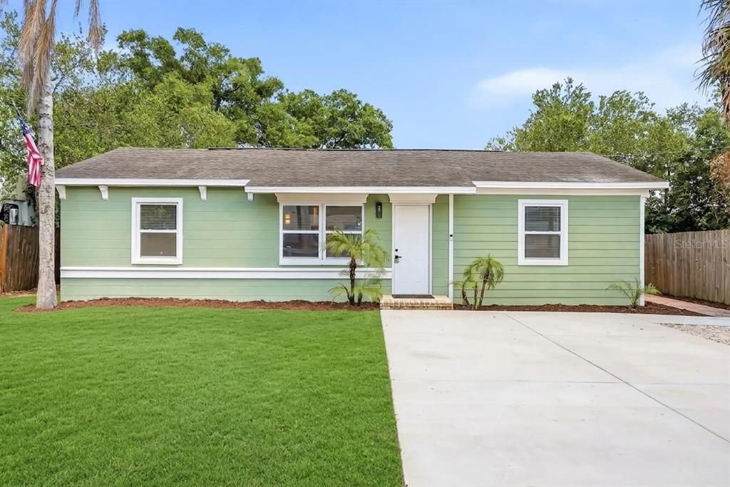 For Sale: $335,000 (3 beds, 2 baths, 1188 Square Feet)