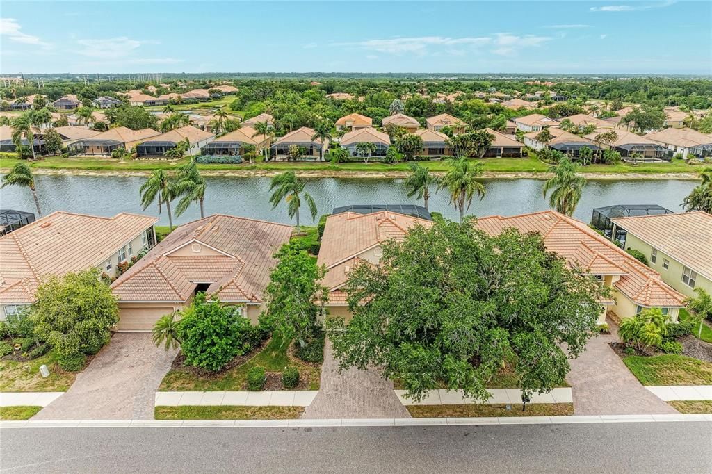 For Sale: $549,990 (3 beds, 3 baths, 2048 Square Feet)