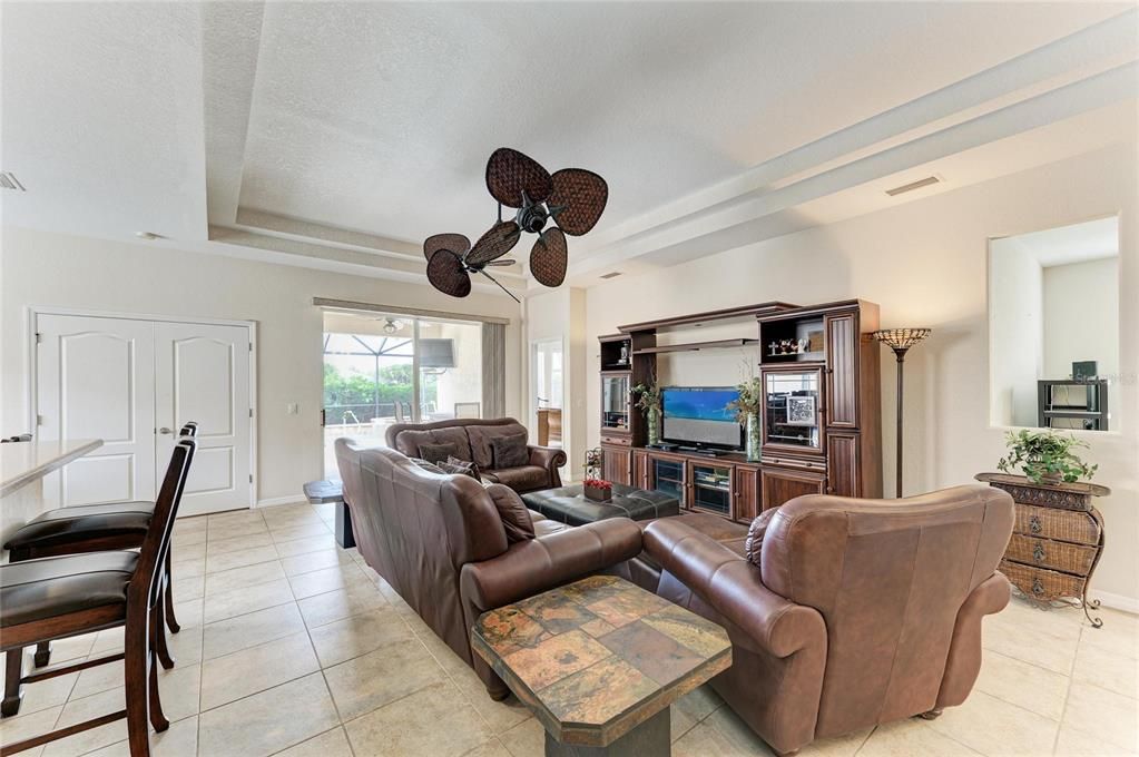 For Sale: $549,990 (3 beds, 3 baths, 2048 Square Feet)