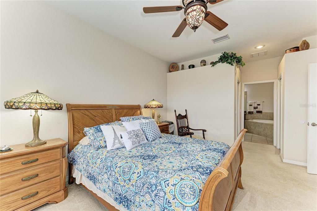For Sale: $549,990 (3 beds, 3 baths, 2048 Square Feet)