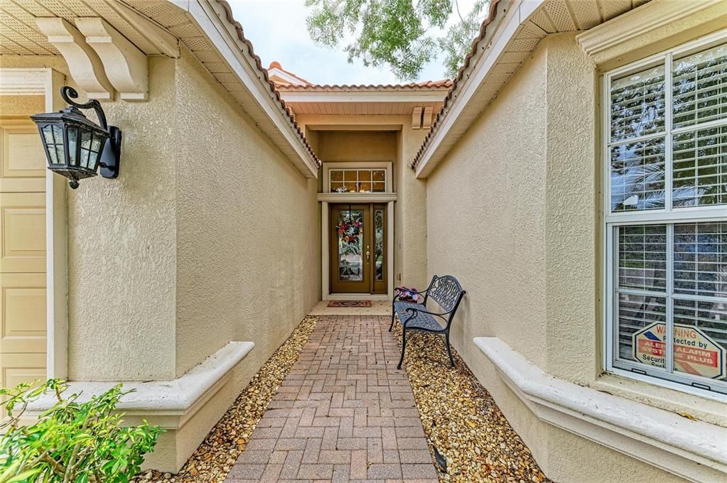 For Sale: $549,990 (3 beds, 3 baths, 2048 Square Feet)