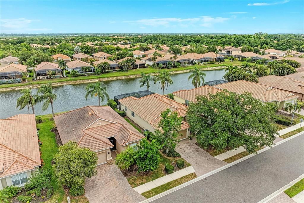 For Sale: $549,990 (3 beds, 3 baths, 2048 Square Feet)