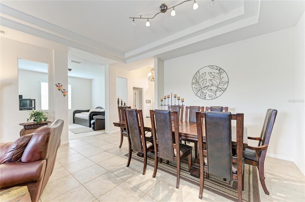 For Sale: $549,990 (3 beds, 3 baths, 2048 Square Feet)