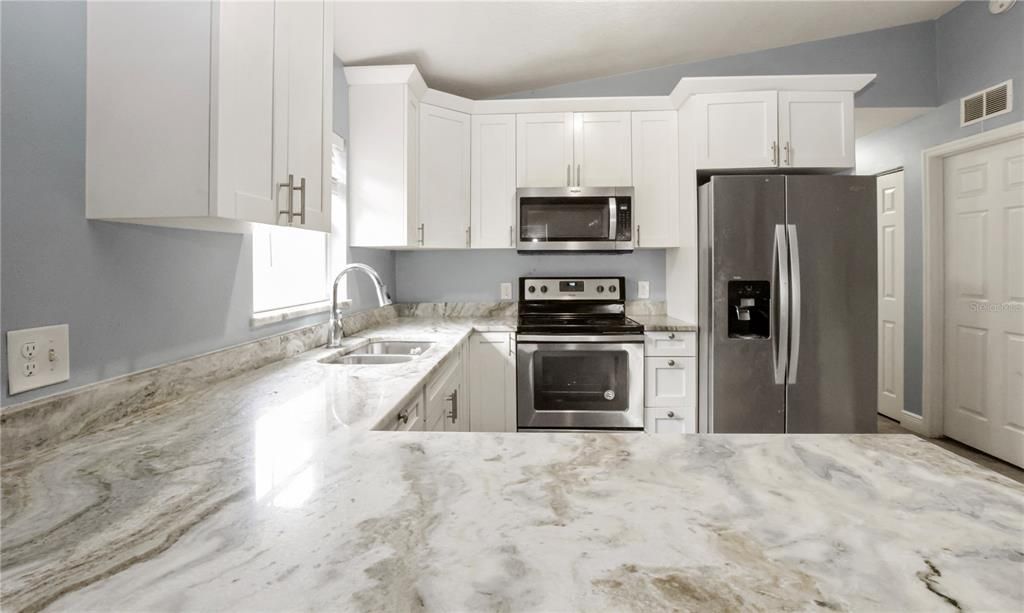 For Sale: $300,000 (3 beds, 2 baths, 996 Square Feet)