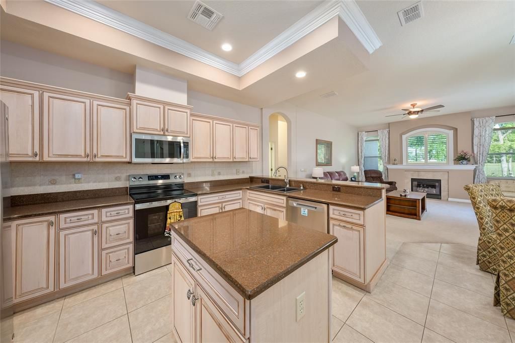 En Venta: $599,900 (4 camas, 4 baños, 3054 Pies cuadrados)