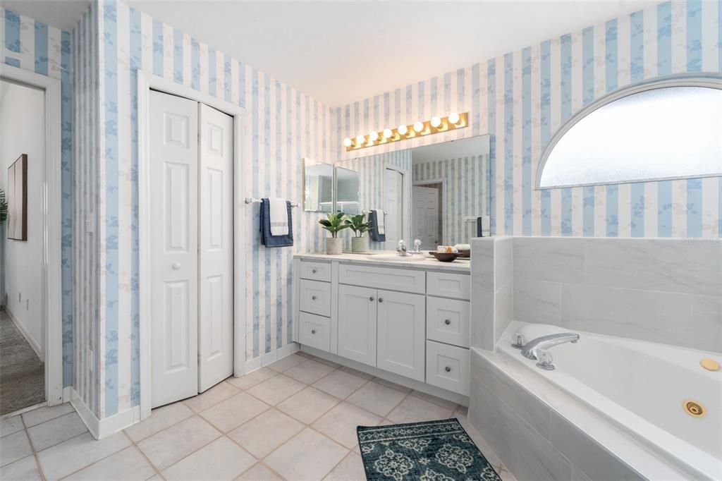 For Sale: $375,000 (4 beds, 3 baths, 2278 Square Feet)