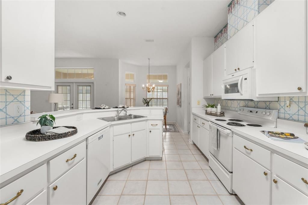 For Sale: $375,000 (4 beds, 3 baths, 2278 Square Feet)