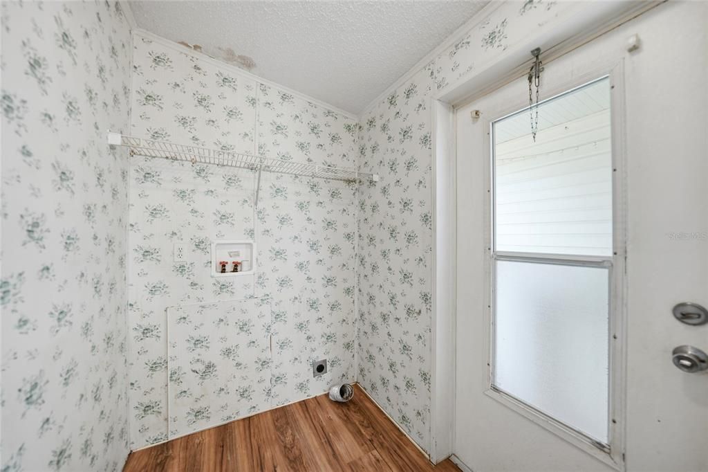 For Sale: $168,000 (3 beds, 2 baths, 1188 Square Feet)