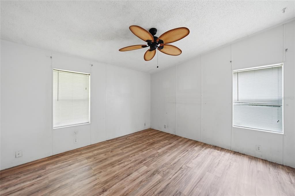 For Sale: $168,000 (3 beds, 2 baths, 1188 Square Feet)