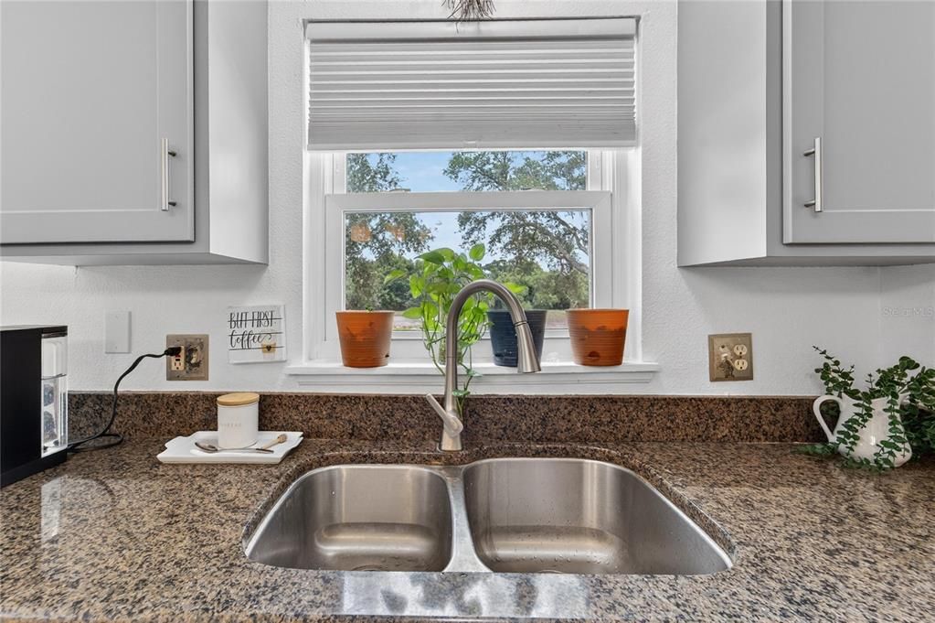 Activo con contrato: $376,000 (4 camas, 2 baños, 2200 Pies cuadrados)